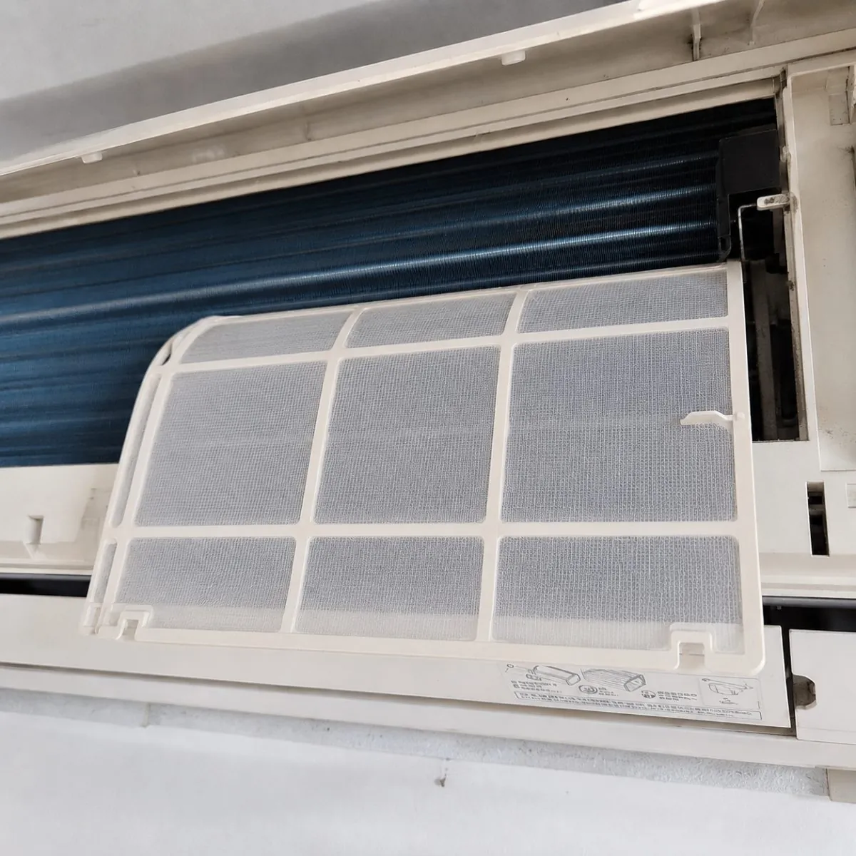 Filter AC setelah dibersihkan